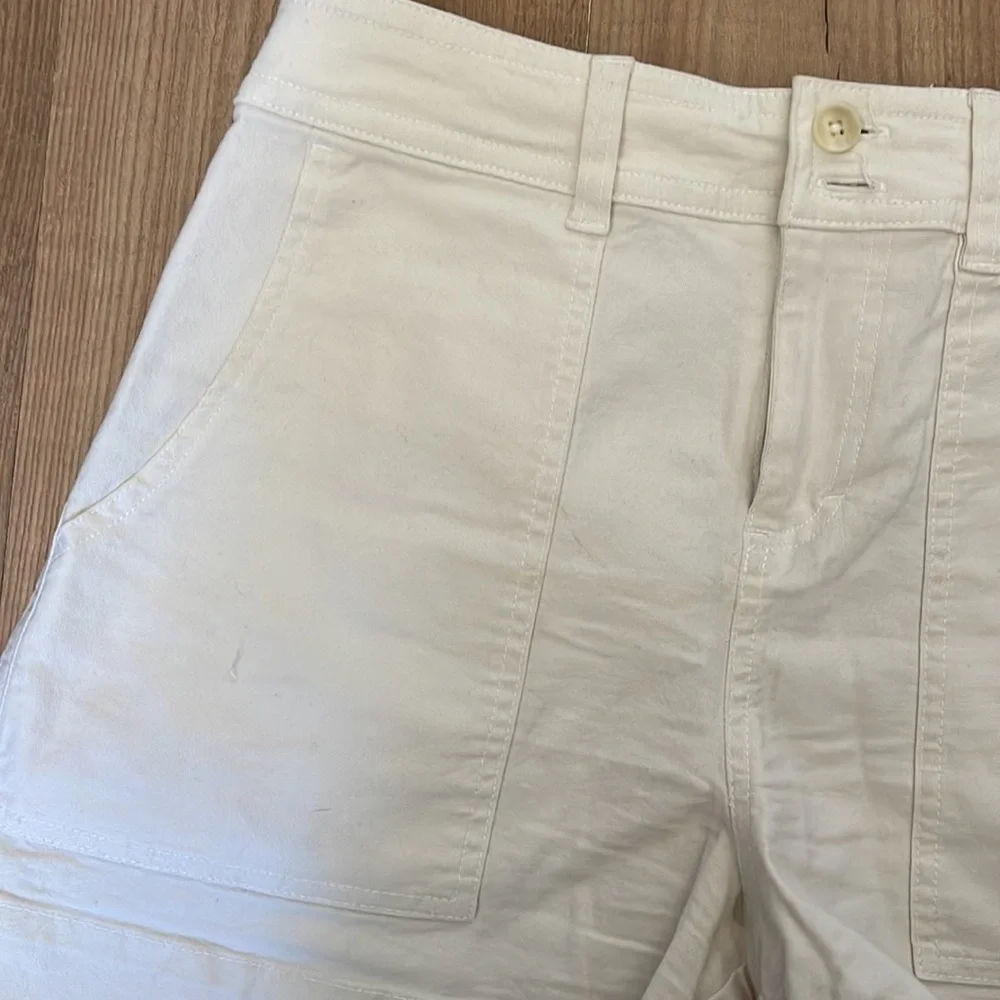 white shorts - Picture 2 of 4